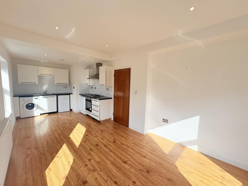 Apartment in Portsmouth - View 2