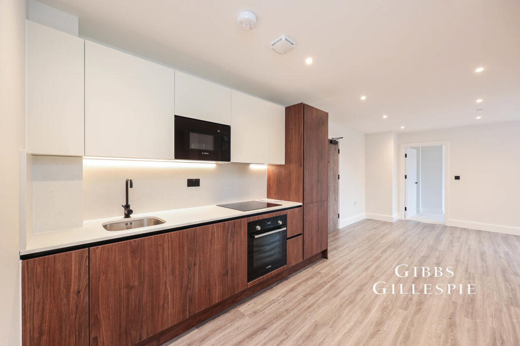 Main image of property: Chapters, Station Road, Gerrards Cross, Buckinghamshire, SL9