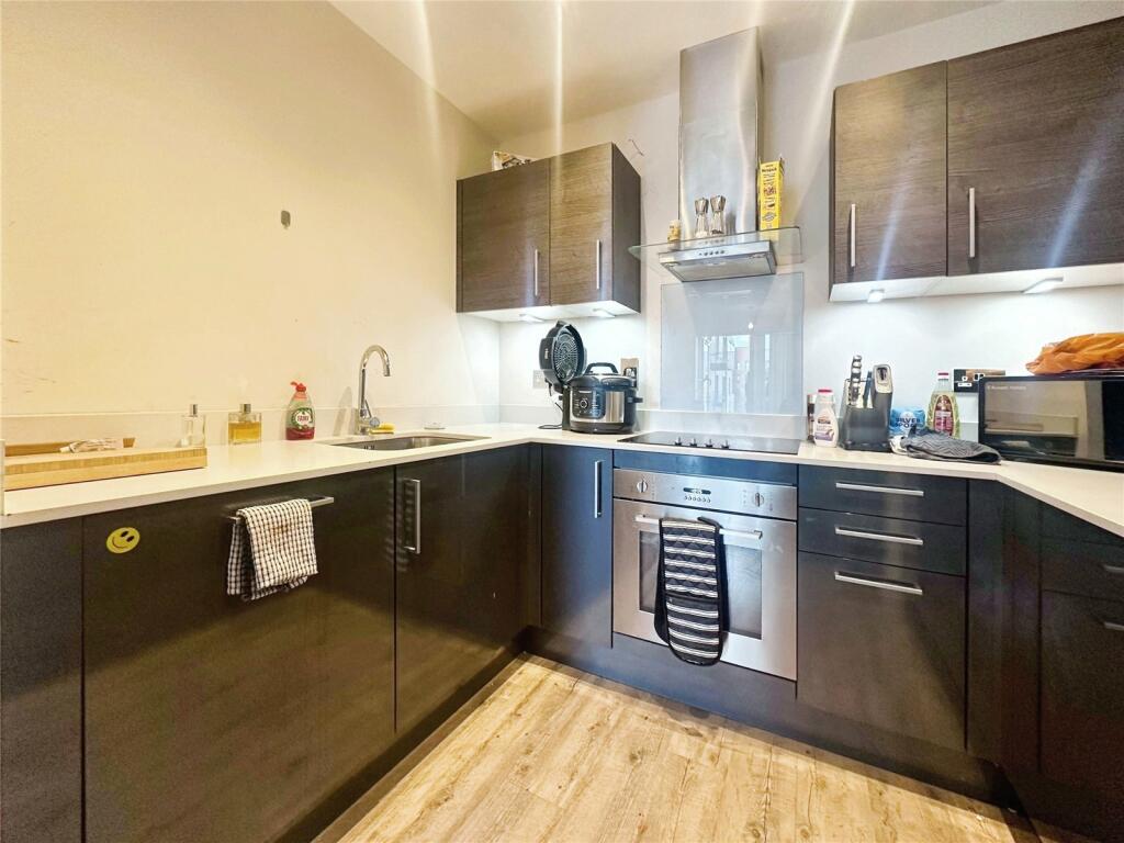 Apartment in Gillingham, St. Marys Island - View 3