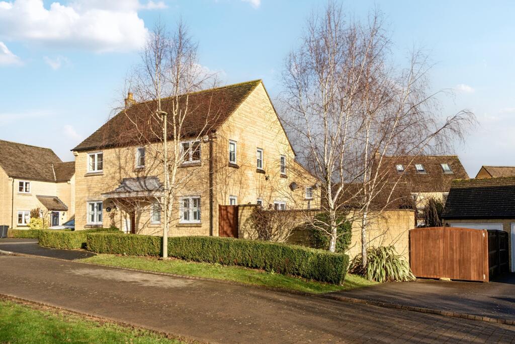 Main image of property: Oaks Meade, Carterton