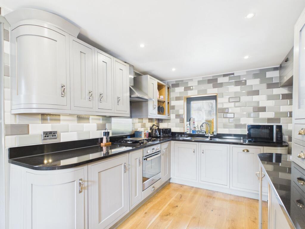 Mulfords Hill, Tadley, RG26 photo 4