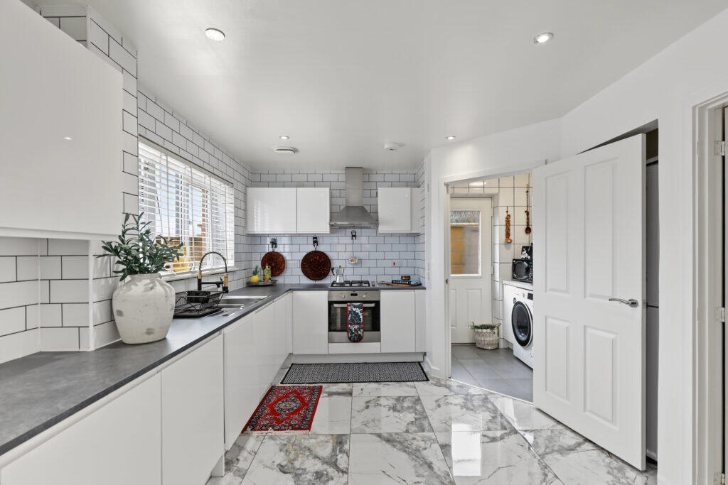 House in Glasgow - More