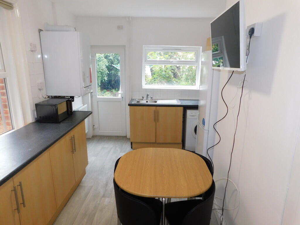 House in Southampton - View 3