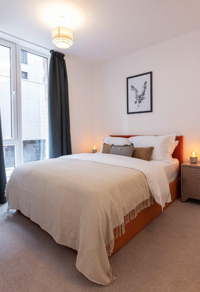 Main image of property: Flat 416, The Almere, 353 Avebury Boulevard, Milton Keynes, Buckinghamshire, MK9