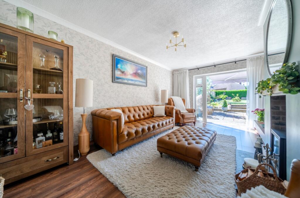 House in South Kesteven, Grantham - More