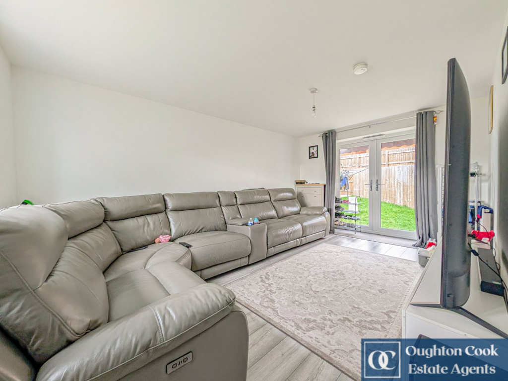 House in Nuneaton and Bedworth, Warwickshire - View 2