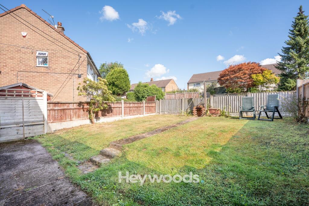 House in Stoke-on-Trent - View 4