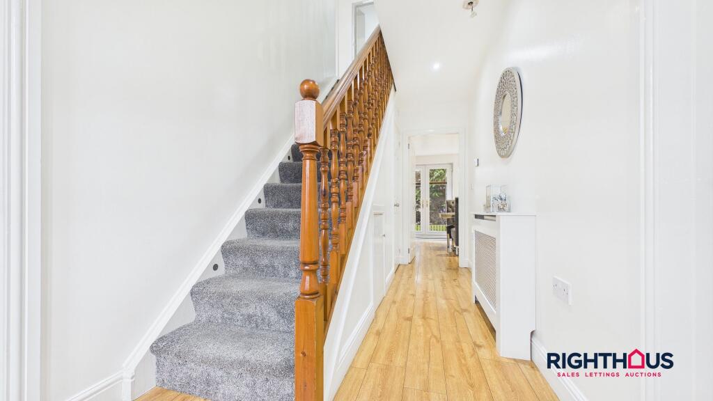 Raeburn Drive, Bradford, BD6 photo 5