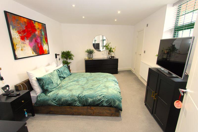 Apartment in Northampton - View 5