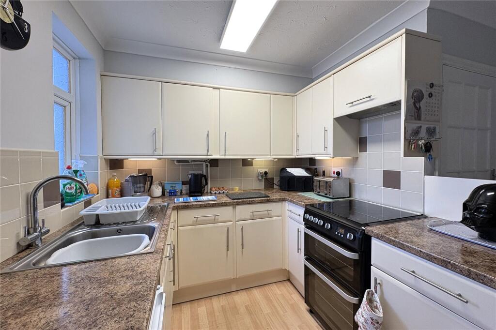 House in Rushmoor, North Town - View 4