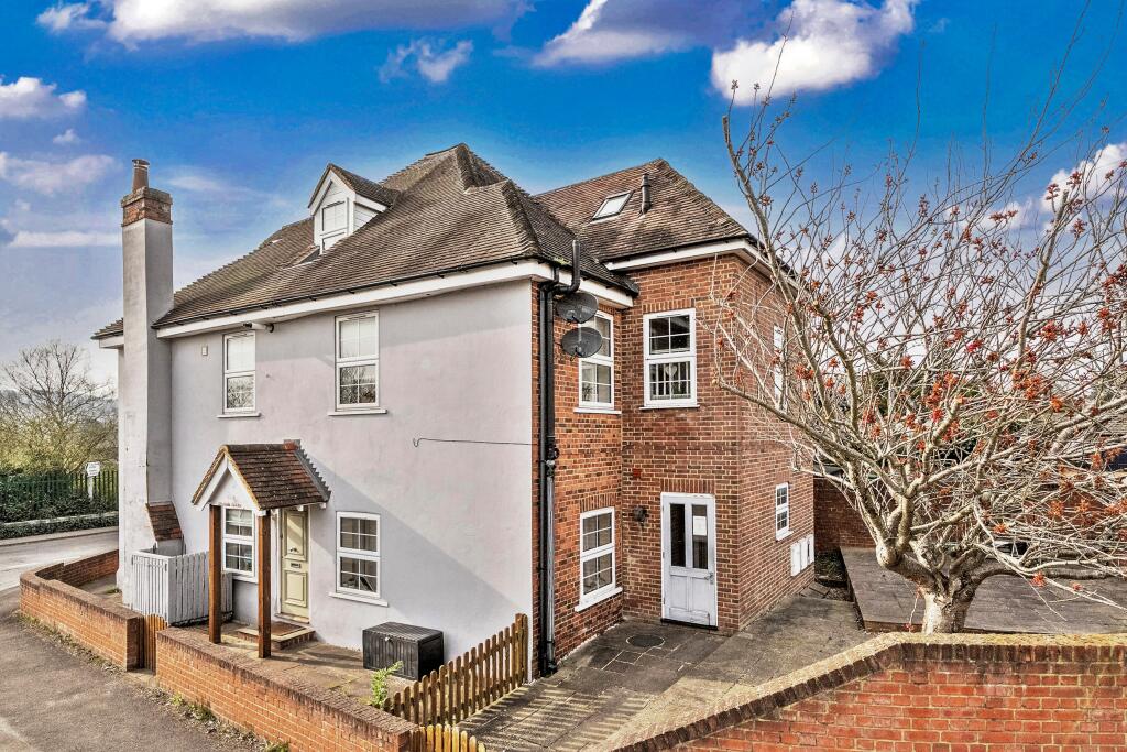 Main image of property: 4c Sloane Close, Goring on Thames