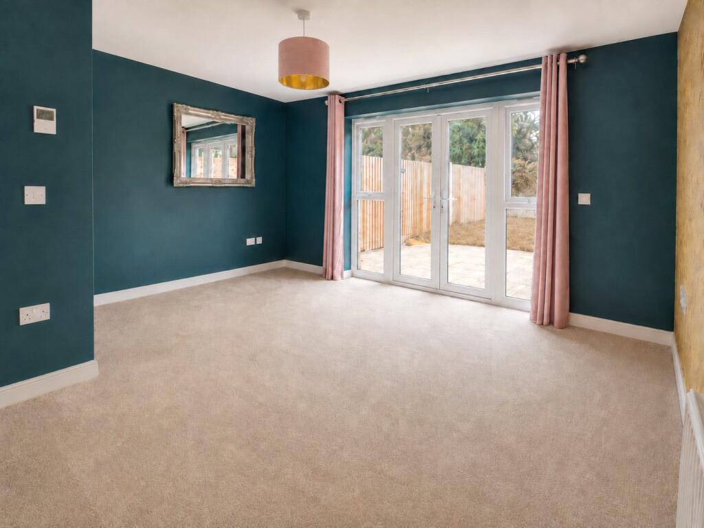 House in Wealden, Roebuck Park, Hellingly - More