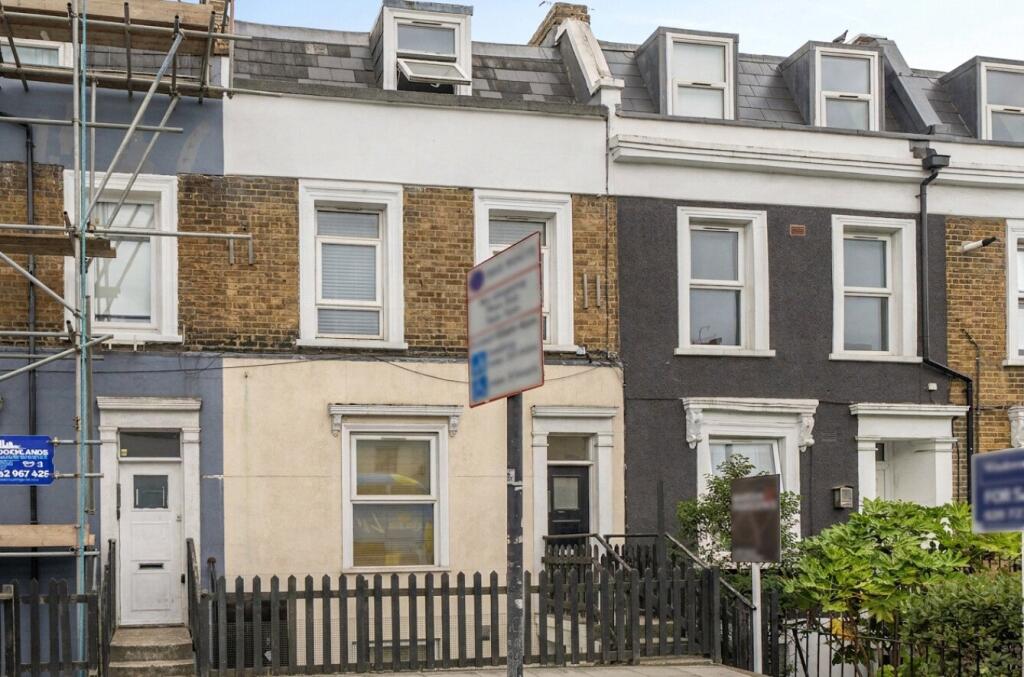 Apartment in London - More