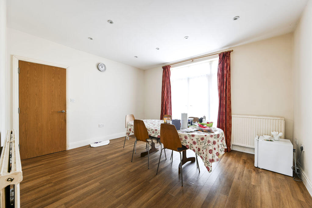 Lennox Gardens, London - More