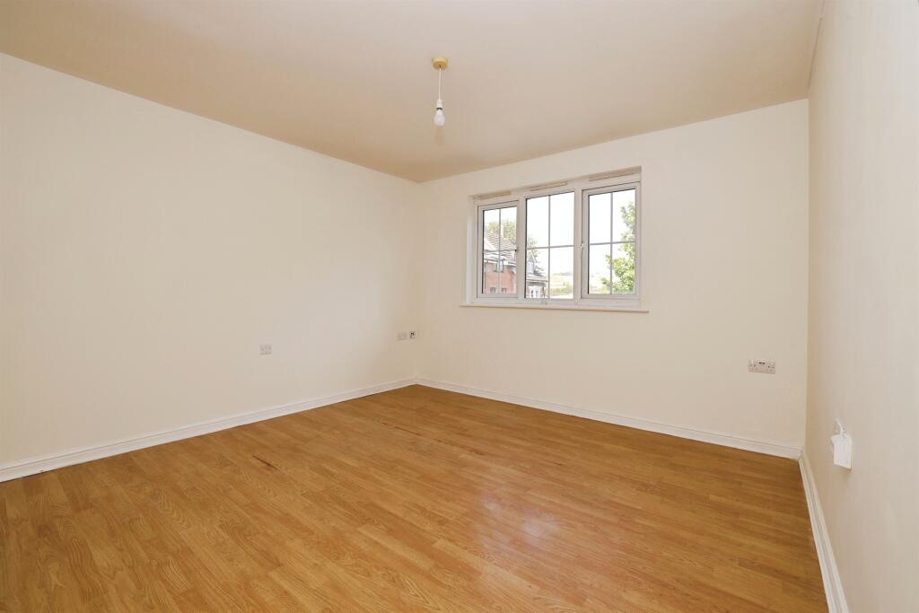 Apartment in Swindon - View 4