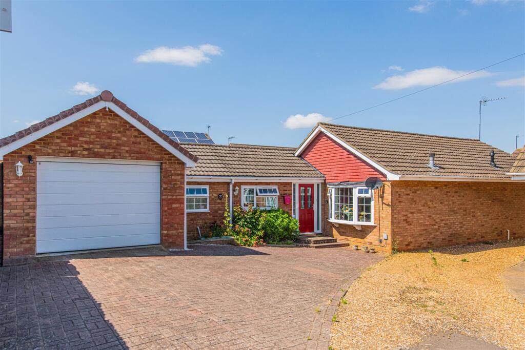 Main image of property: Silverdale Grove, Rushden