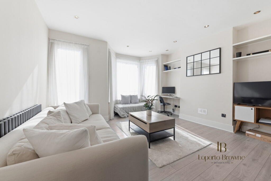 Apartment in London - View 5