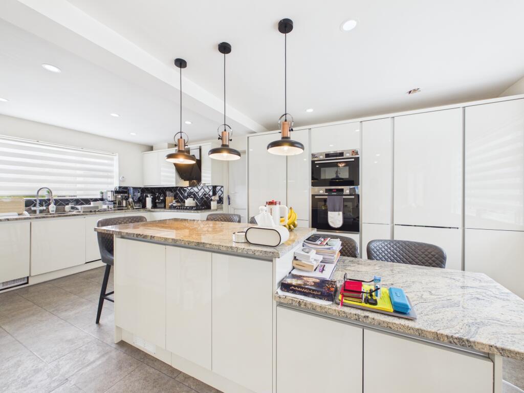 5, Tiverton Close, Oadby, LE2 photo 4