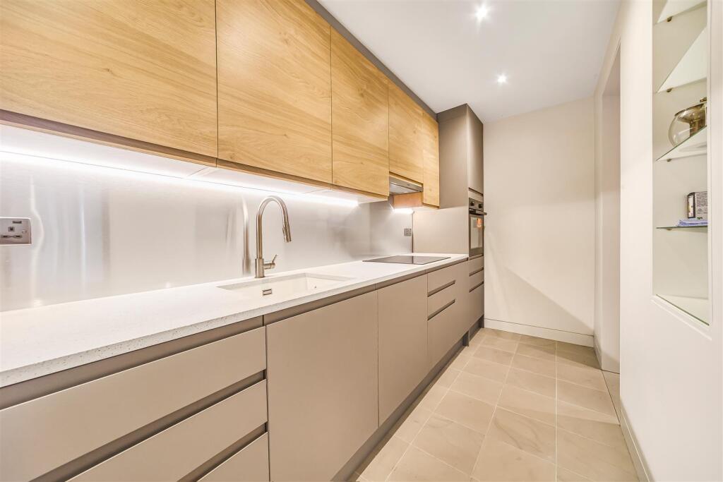 Apartment in London - View 3