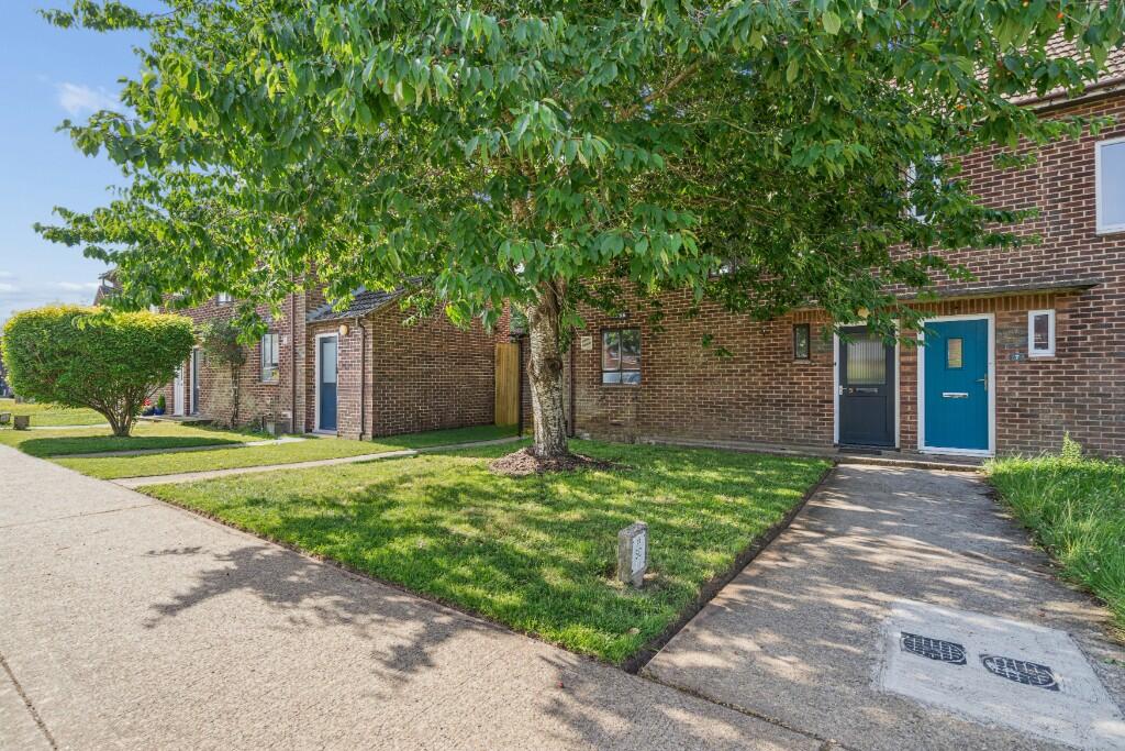 Main image of property: Gordon Road, Upper Heyford, OX25 5TF