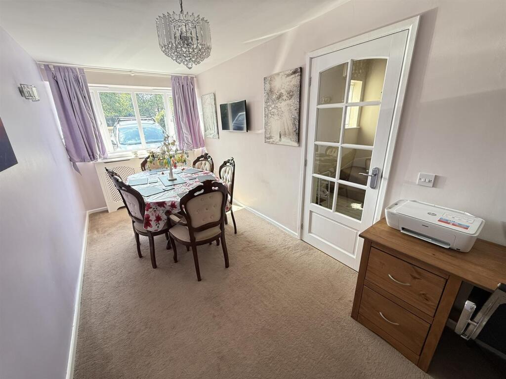 Turpin Way, Chippenham photo 4