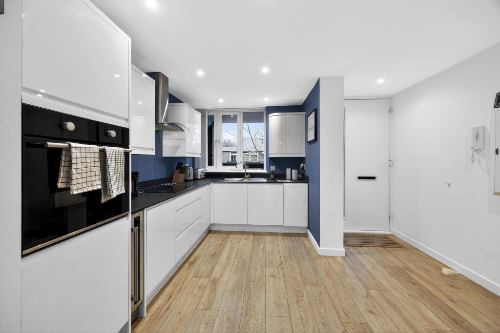 Apartment in London - More