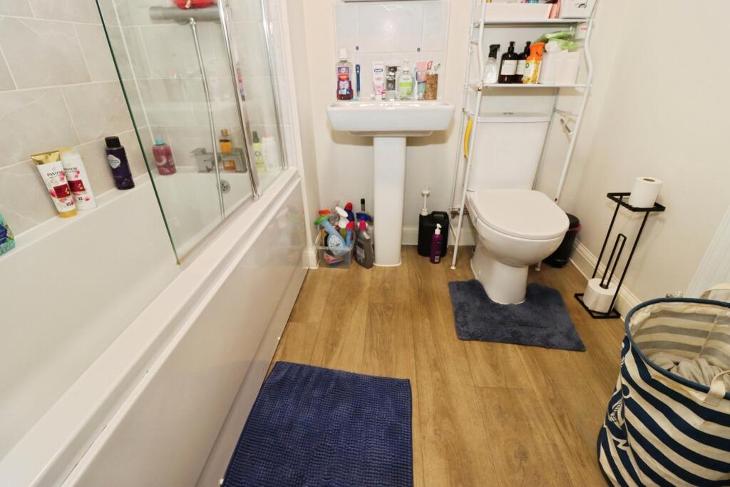 Clark Drive, Yate, Bristol, Gloucestershire, BS37 photo 3