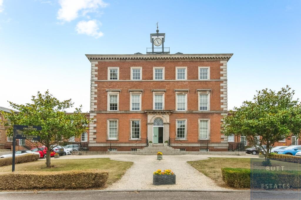 2-bed flat on Mansion House, Devington Park, Exminster, Exeter, £190,000