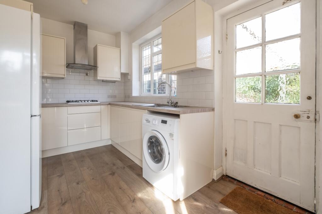House in Twickenham - View 3