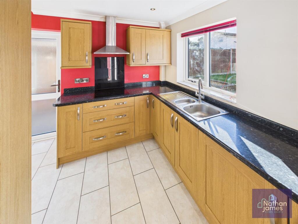 Plover Crescent,Caldicot,Caldicot photo 2
