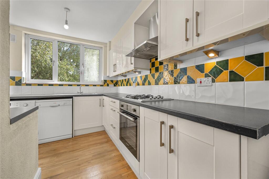Apartment in London - View 5