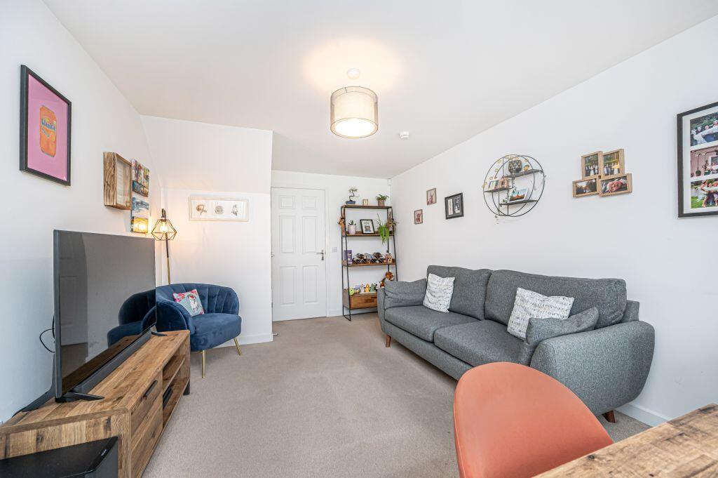 House in Kirkcaldy, Perth and Kinross - View 5