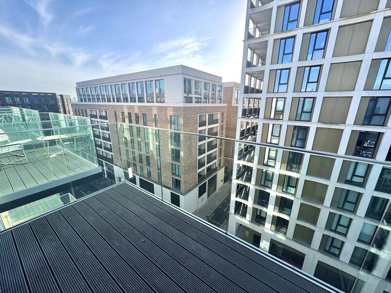 Apartment in London - More