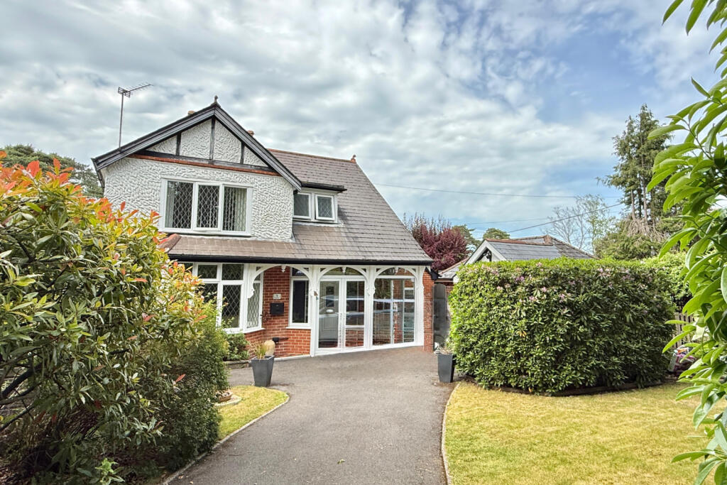 Main image of property: Post Office Lane, St. Ives, BH24 2PG