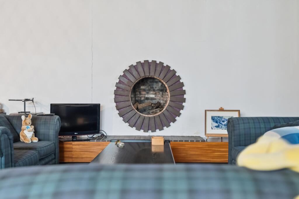 House in Torrance, East Dunbartonshire - More