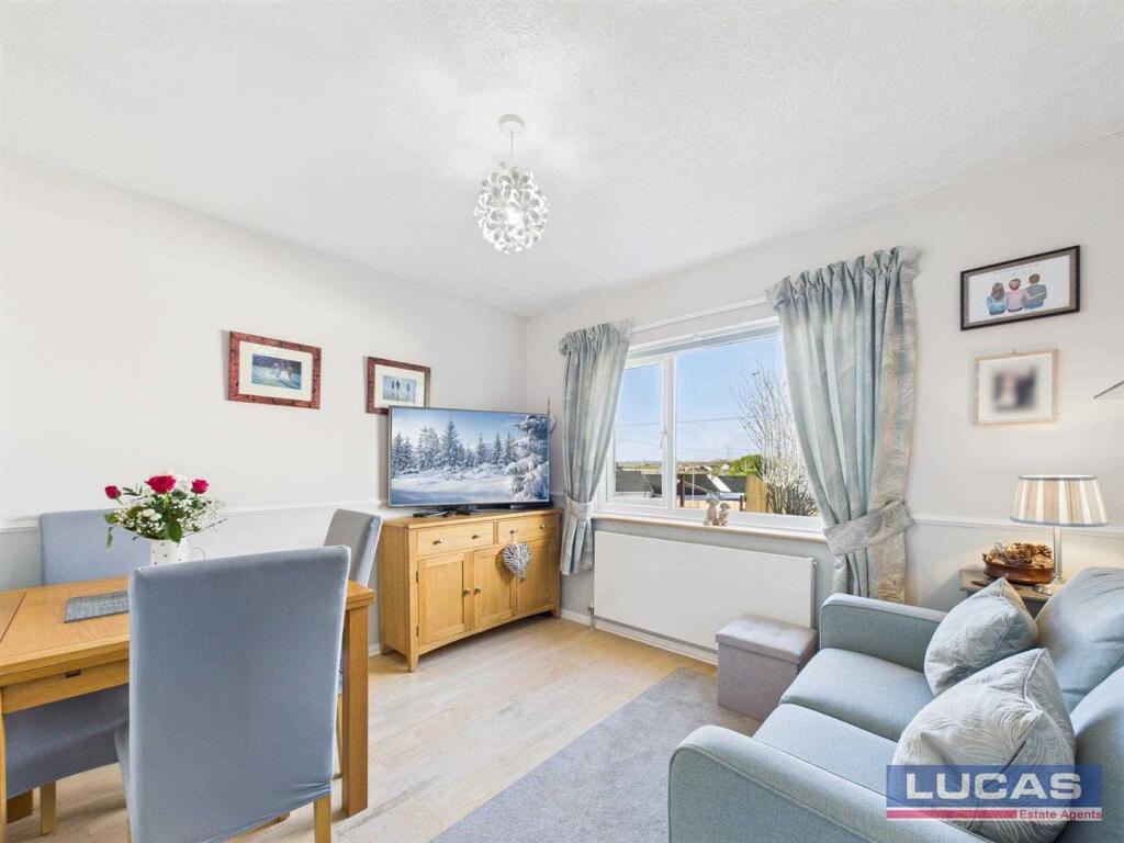 House in Llanfairpwllgwyngyll, Pentre Uchaf, Llanfair Pwllgwyngyll - View 5