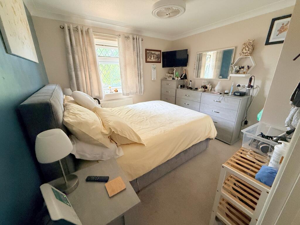 House in New Forest, New Milton - More
