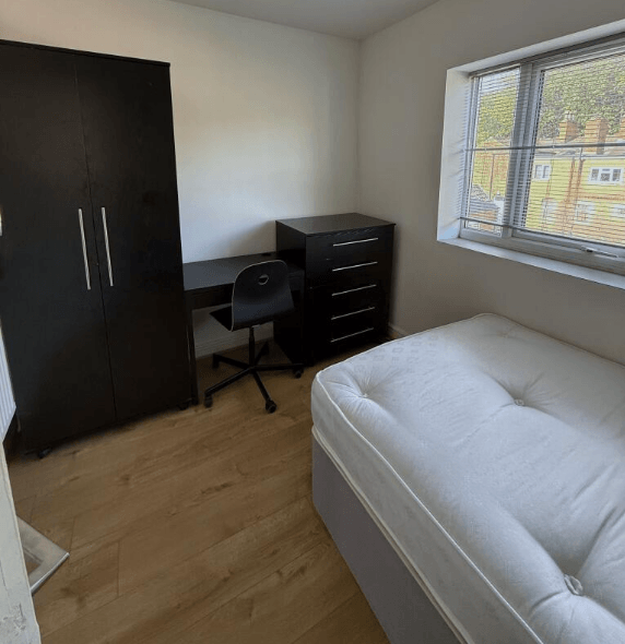 House in Nottingham - View 5