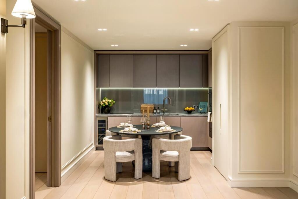 Apartment in London - View 5