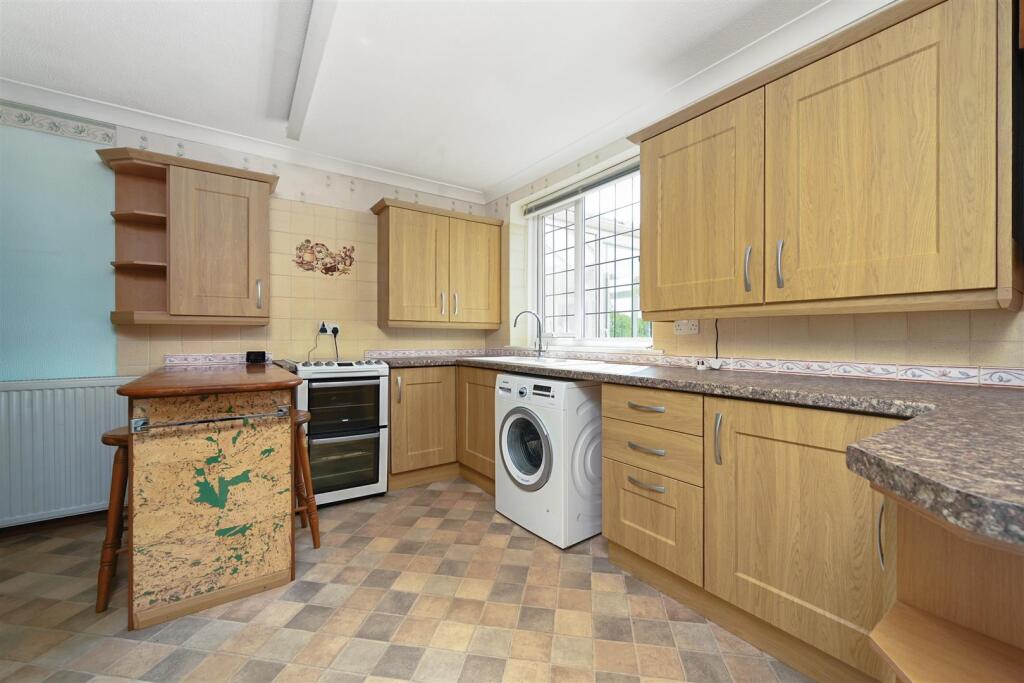 Hollands Road, Henfield photo 4