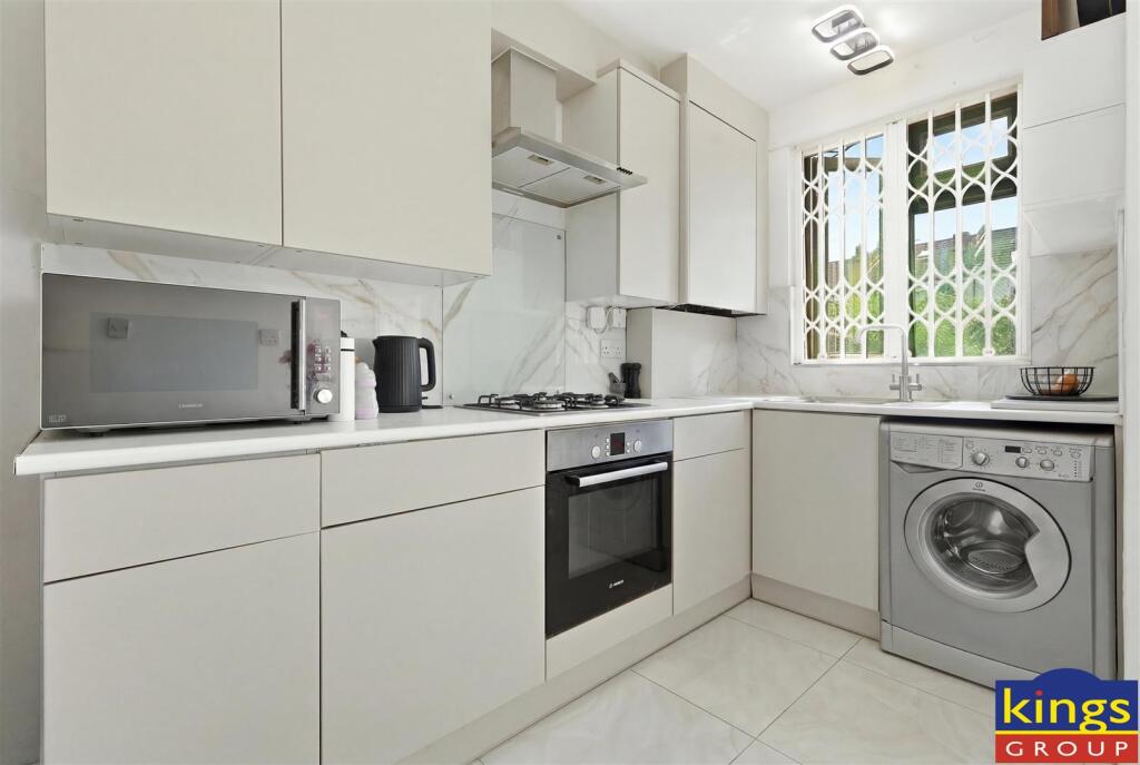 House in London, Walthamstow - More