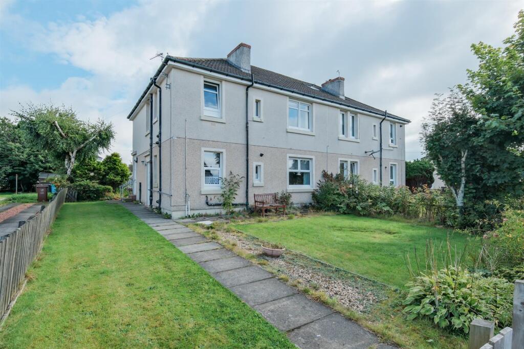 Apartment in Wishaw, Waterloo - View 3