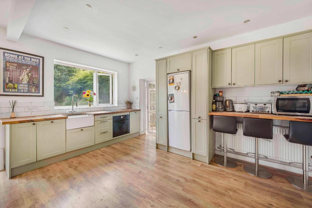 High Elm Road, Hale Barns, Altrincham, Cheshire, WA15 photo 4