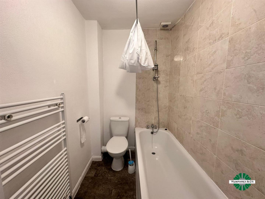 2 bedroom house for rent