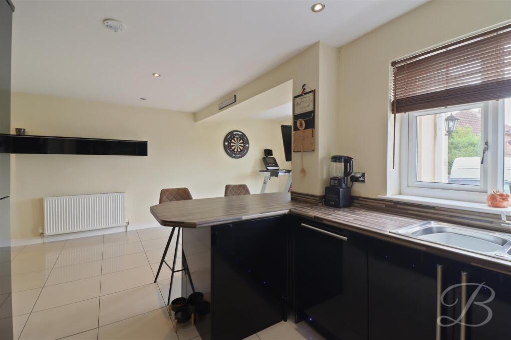 House in Bolsover, Hillstown, Scarcliffe - More