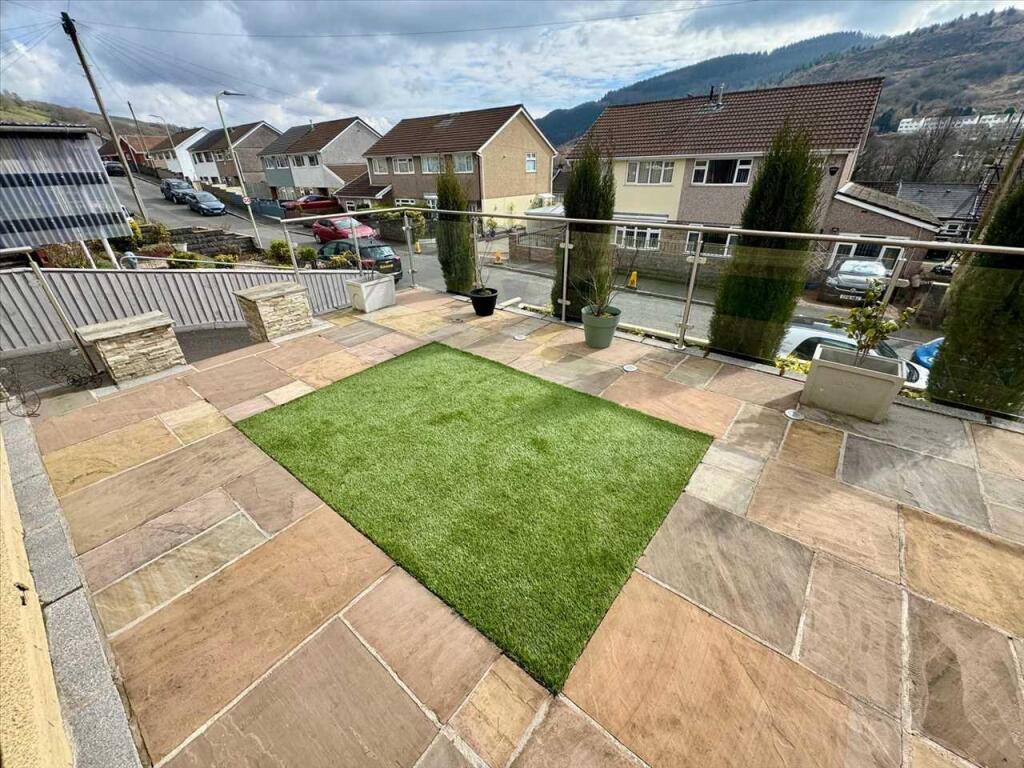 House in Llwyncelyn, Porth - View 4