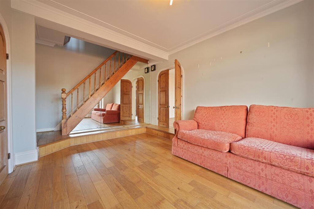 Hangingwater Road, Nether Green photo 3