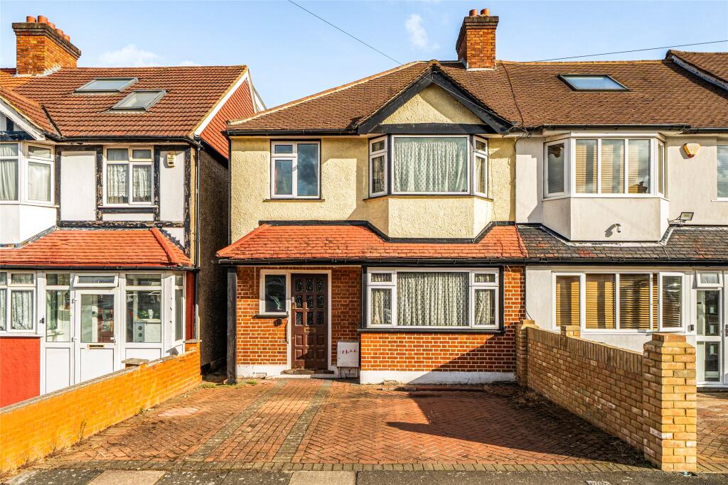 3-bed terraced on Chestnut Grove, Mitcham, CR4, £450,000