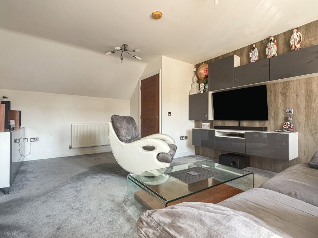 House in Hull - View 5
