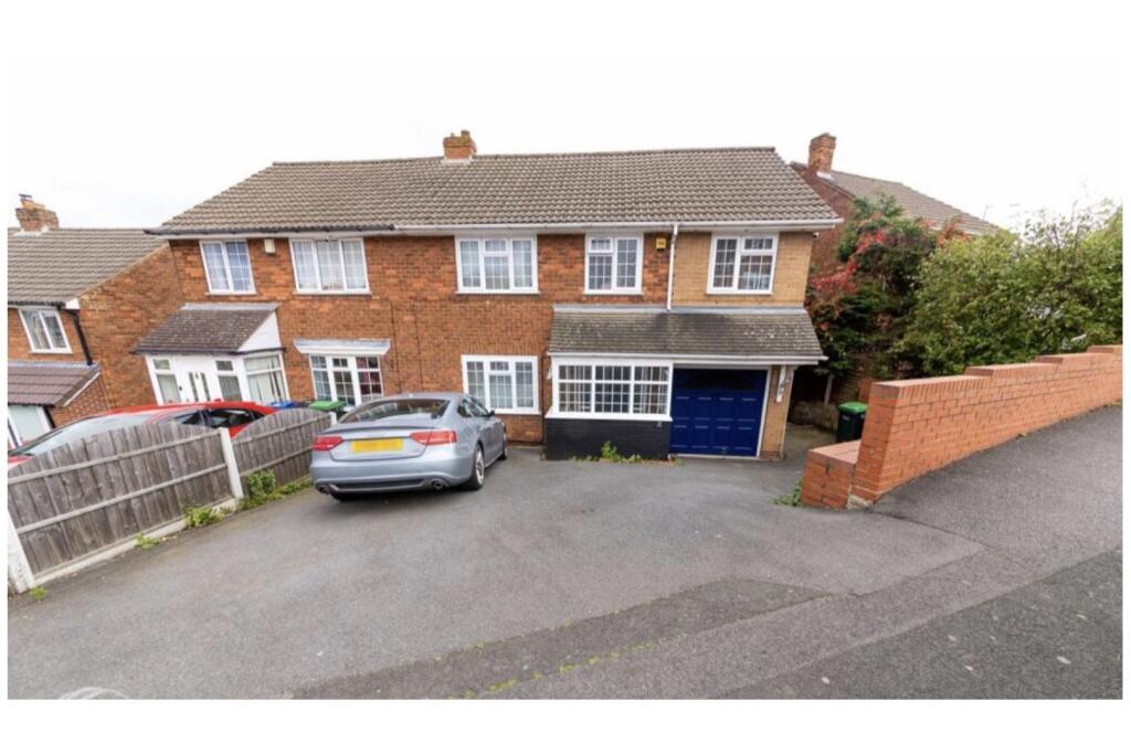 Main image of property: Poplar Rise., Oldbury, B69